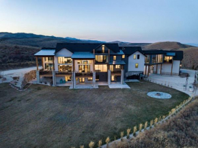 Skybridge Bear Lake Sleeps 61-75 with condo add-on